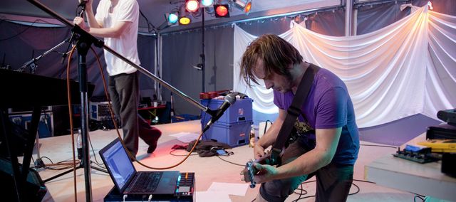 Neil Carlill and jayrope as Vedette on Klangbad Festival